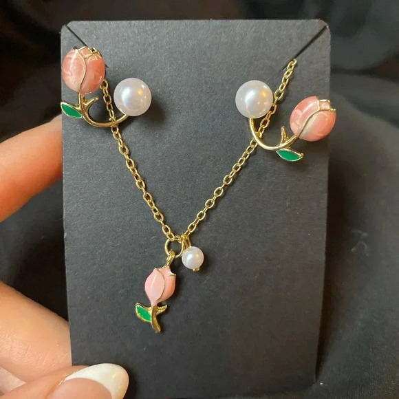 Tulips and Pearls set - Picture 3 of 3